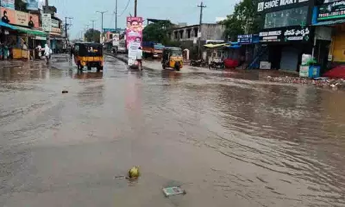 Telangana के कई जिलों में भारी बारिश से तबाही
