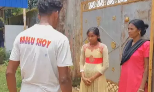 Odisha: छात्रावास की लड़कियों से धान की खेती करवाने पर शिक्षिका निलंबित