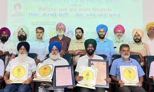 GNDU के प्राध्यापक डॉ. मनजिंदर सिंह और कवि जसविंदर को सम्मानित किया गया