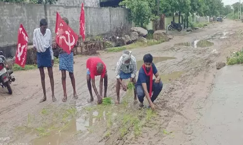 Anajipuram-Dosapadu मार्ग पर जलभराव को लेकर विरोध प्रदर्शन