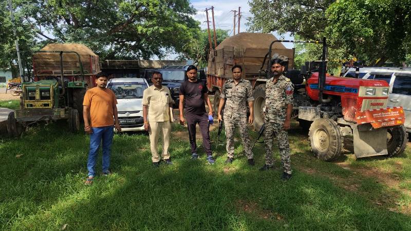 Datia: गोराघाट में अवैध रेत परिवहन पर कार्यवाही 4 ट्रेक्टर ट्राली जब्त