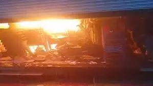 Up News: शॉर्ट सर्किट से साइकिल की दुकान में लगी आग, लाखों का नुकसान Up News: शॉर्ट सर्किट से साइकिल की दुकान में लगी आग, लाखों का नुकसान