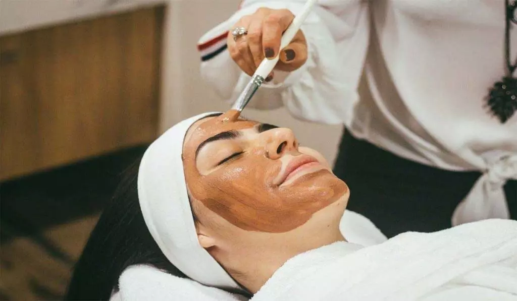 Skin Care: खूबसूरत और चमकदार त्वचा के लिए इस्तेमाल करें चंदन-गुलाब जल होममेड फेस पैक, जानें विधि और फायदे Skin Care: खूबसूरत और चमकदार त्वचा के लिए इस्तेमाल करें चंदन-गुलाब जल होममेड फेस पैक, जानें विधि और फायदे