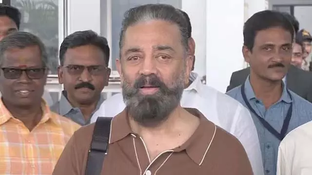 मैं गर्व के साथ जा रहा हूँ! कमल सांसद पद की शपथ लेने दिल्ली रवाना मैं गर्व के साथ जा रहा हूँ! कमल सांसद पद की शपथ लेने दिल्ली रवाना