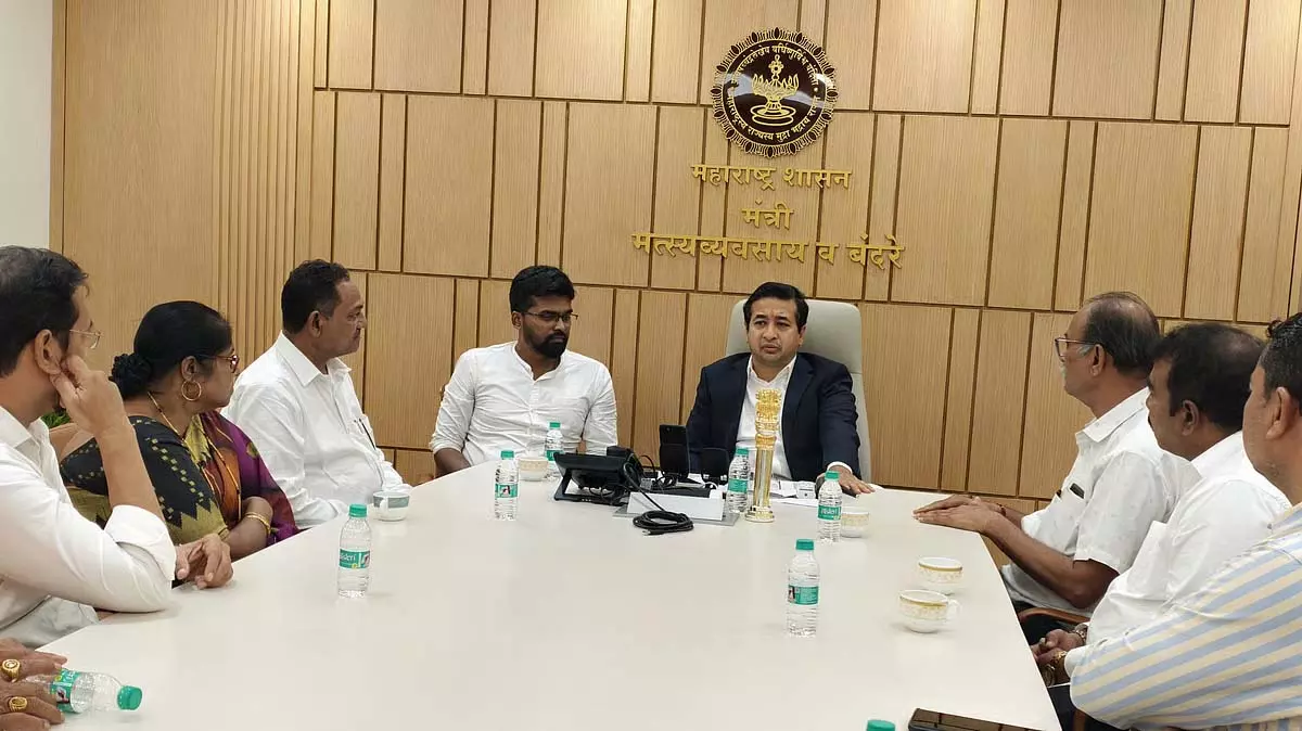 मछुआरों ने महाराष्ट्र से मानसून में मछली पकड़ने पर प्रतिबंध 15 अगस्त तक बढ़ाने का आग्रह किया मछुआरों ने महाराष्ट्र से मानसून में मछली पकड़ने पर प्रतिबंध 15 अगस्त तक बढ़ाने का आग्रह किया