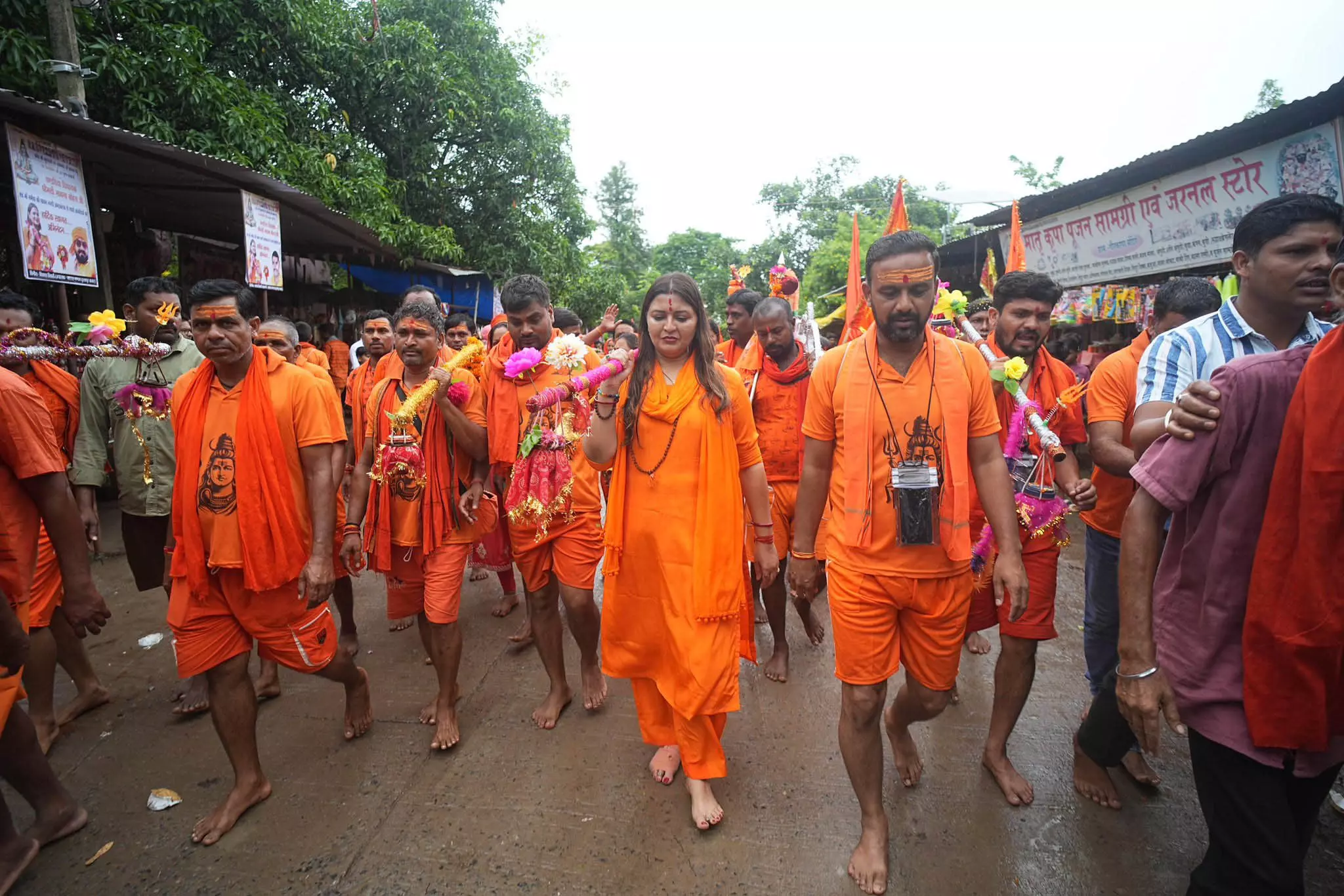कांवड़ यात्रा के चौथे दिन विधायक भावना बोहरा मोहतरा की ओर बढ़ी कांवड़ यात्रा के चौथे दिन विधायक भावना बोहरा मोहतरा की ओर बढ़ी