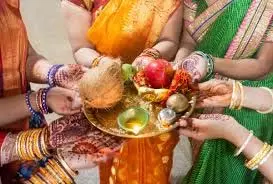 Hariyali Teej Puja Samagri: अगर आप पहली बार हरियाली तीज व्रत रख रही हैं तो जान लें इस पूजा में किन-किन चीजों की होगी जरूरत Hariyali Teej Puja Samagri: अगर आप पहली बार हरियाली तीज व्रत रख रही हैं तो जान लें इस पूजा में किन-किन चीजों की होगी जरूरत