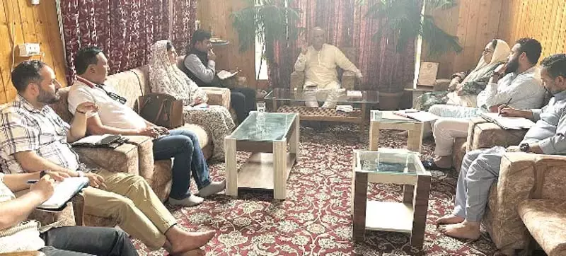कश्मीर के भाजपा पदाधिकारियों ने अशोक कौल से मुलाकात की कश्मीर के भाजपा पदाधिकारियों ने अशोक कौल से मुलाकात की