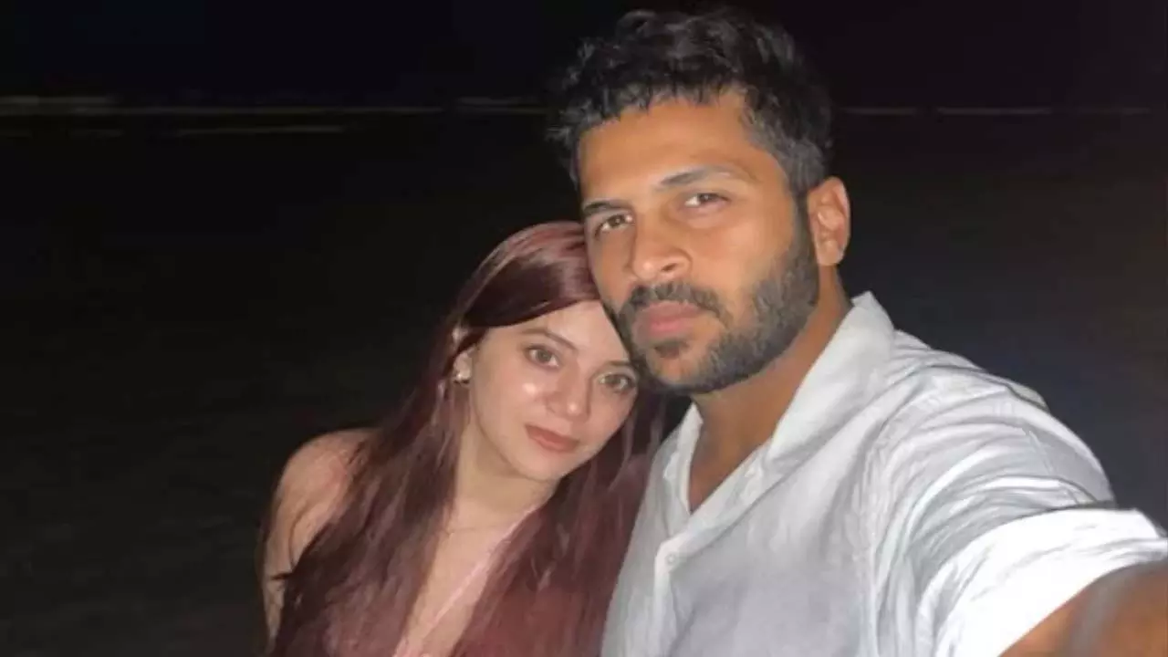 चौथे टेस्ट से पहले शार्दुल ठाकुर की पत्नी मिताली के साथ रोमांटिक लिफ्ट मिरर सेल्फी चौथे टेस्ट से पहले शार्दुल ठाकुर की पत्नी मिताली के साथ रोमांटिक लिफ्ट मिरर सेल्फी
