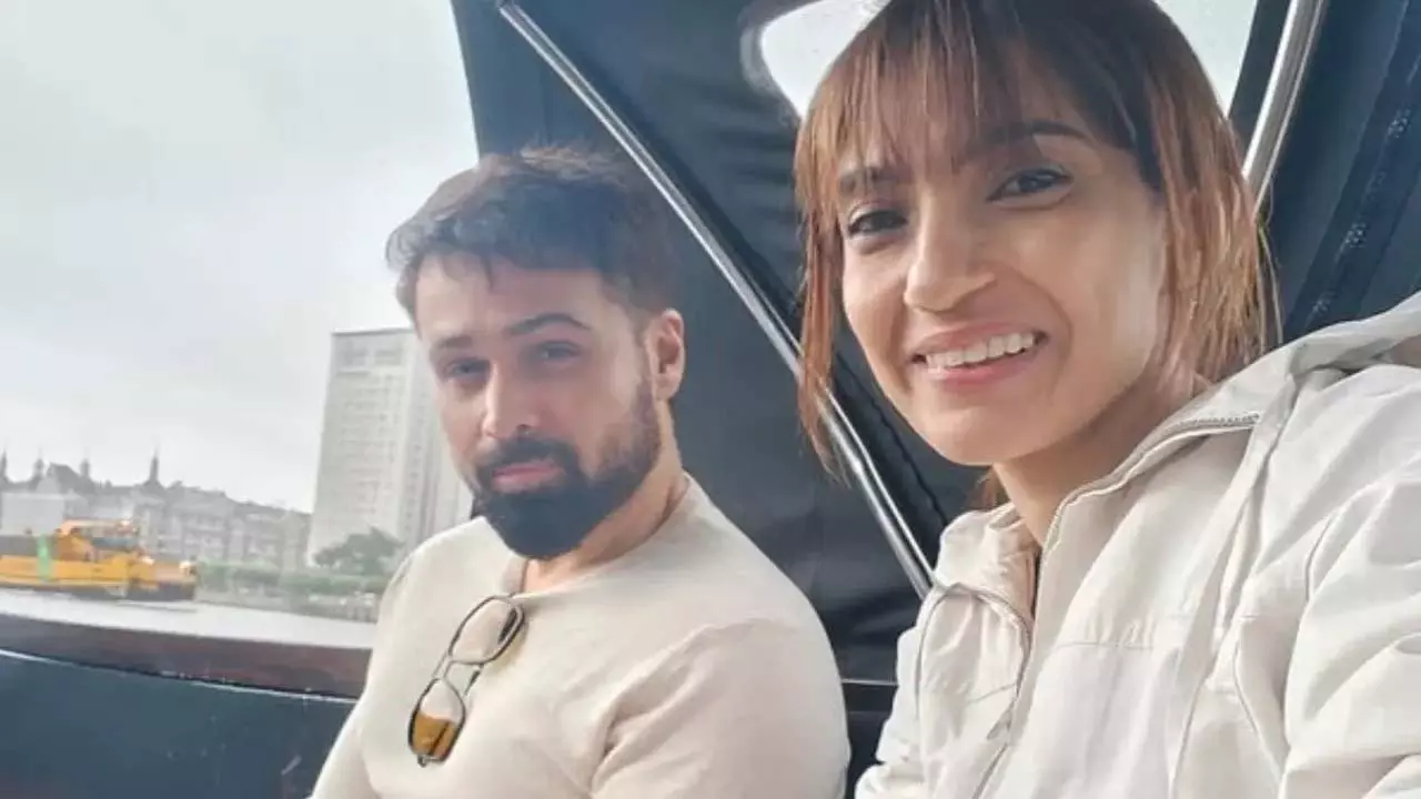 Emraan Hashmi को सीरियल किसर का टैग उनकी पत्नी के साथ महंगा पड़ा Emraan Hashmi को सीरियल किसर का टैग उनकी पत्नी के साथ महंगा पड़ा