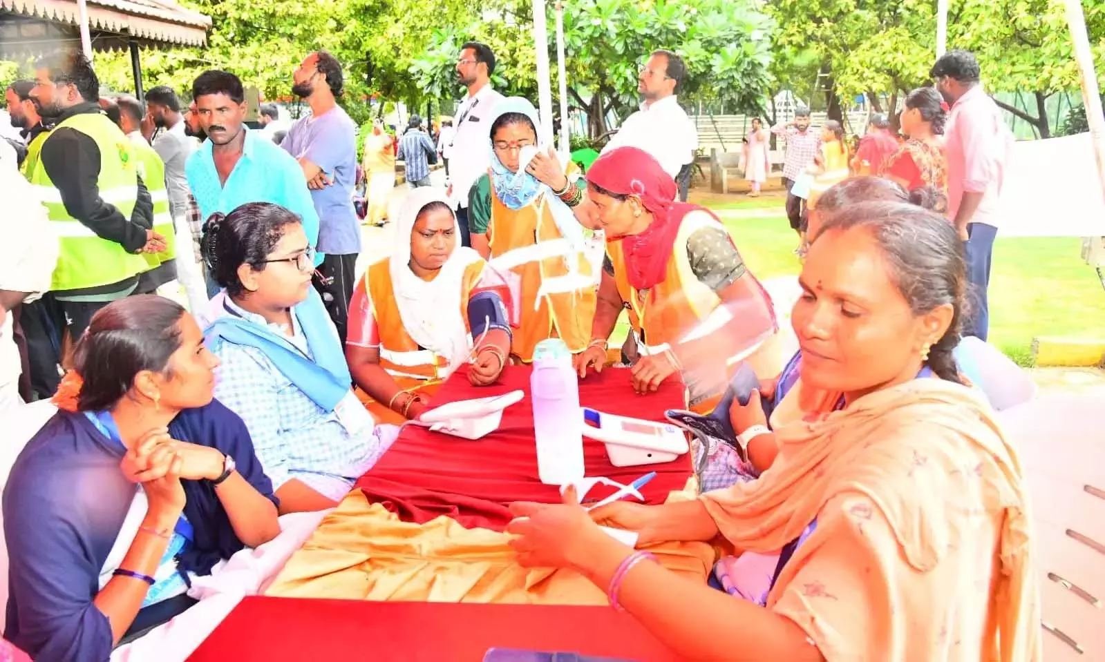 GHMC कर्मचारियों के लिए चिकित्सा शिविर आयोजित GHMC कर्मचारियों के लिए चिकित्सा शिविर आयोजित