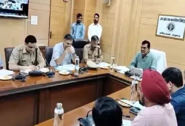 Lucknow: बदनाम करने की साजिश रच रहा बिजली विभाग: अरविन्द शर्मा Lucknow: बदनाम करने की साजिश रच रहा बिजली विभाग: अरविन्द शर्मा