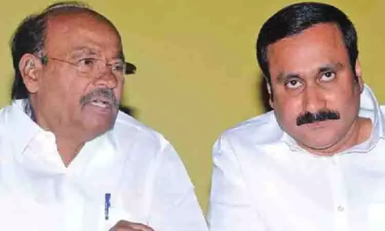 राज्यव्यापी यात्रा के दौरान अंबुमणि पर PMK का झंडा इस्तेमाल करने पर प्रतिबंध लगाने की मांग की राज्यव्यापी यात्रा के दौरान अंबुमणि पर PMK का झंडा इस्तेमाल करने पर प्रतिबंध लगाने की मांग की