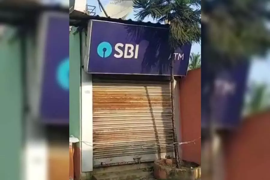 चार लोगों के गिरोह ने सिलीगुड़ी में ATM कियोस्क में सेंध लगाई चार लोगों के गिरोह ने सिलीगुड़ी में ATM कियोस्क में सेंध लगाई