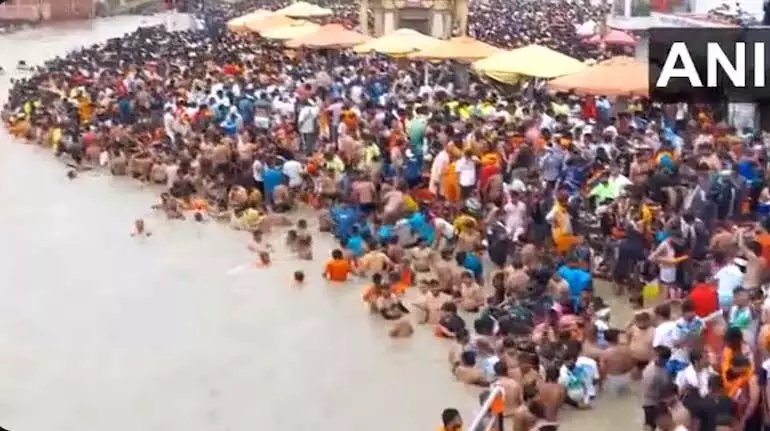 4.5 करोड़ श्रद्धालुओं के हरिद्वार आगमन के साथ कांवड़ यात्रा संपन्न 4.5 करोड़ श्रद्धालुओं के हरिद्वार आगमन के साथ कांवड़ यात्रा संपन्न
