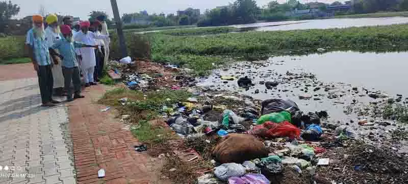 Amritsar: नागरिक उपेक्षा और नशीली दवाओं के दुरुपयोग से निवासियों को परेशानी Amritsar: नागरिक उपेक्षा और नशीली दवाओं के दुरुपयोग से निवासियों को परेशानी