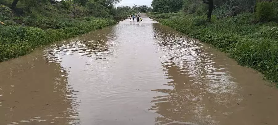 Afzalpur : सिद्दनूर-रेवूर यातायात निलंबित Afzalpur : सिद्दनूर-रेवूर यातायात निलंबित