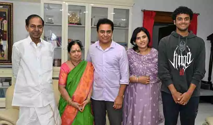 KTR का जन्मदिन मनाया गया, BRS कार्यकर्ताओं ने ‘गिफ्ट ए स्माइल’ के साथ दिया योगदान KTR का जन्मदिन मनाया गया, BRS कार्यकर्ताओं ने ‘गिफ्ट ए स्माइल’ के साथ दिया योगदान