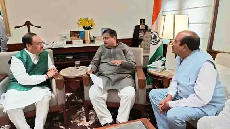 Himachal में सड़क बहाली कार्य में तेजी लाएं, नड्डा ने गडकरी से किया आग्रह Himachal में सड़क बहाली कार्य में तेजी लाएं, नड्डा ने गडकरी से किया आग्रह