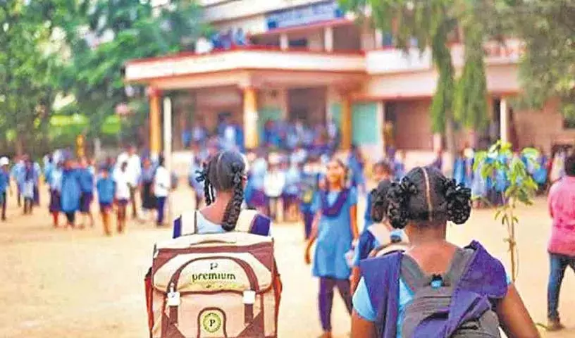 राज्य के सरकारी स्कूल असफल हो रहे राज्य के सरकारी स्कूल असफल हो रहे