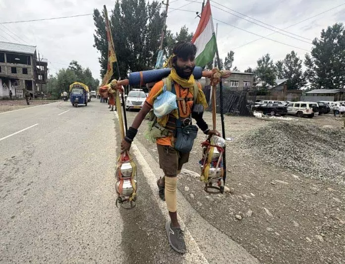 Jammu: 10,800 से अधिक लोगों ने किए दर्शन, आज यात्रा 3.5 लाख पार होने की संभावना Jammu: 10,800 से अधिक लोगों ने किए दर्शन, आज यात्रा 3.5 लाख पार होने की संभावना