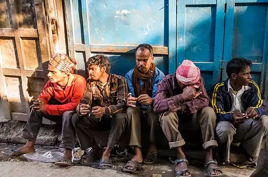 बंगाल से कितने प्रवासी श्रमिक दूसरे देशों में हैं? बंगाल से कितने प्रवासी श्रमिक दूसरे देशों में हैं?