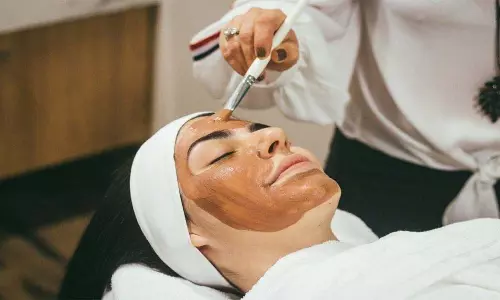Skin Care: खूबसूरत और चमकदार त्वचा के लिए इस्तेमाल करें चंदन-गुलाब जल होममेड फेस पैक, जानें विधि और फायदे Skin Care: खूबसूरत और चमकदार त्वचा के लिए इस्तेमाल करें चंदन-गुलाब जल होममेड फेस पैक, जानें विधि और फायदे