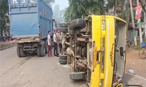 Punjab: भीषड़ हादसा,यात्रियों से भरी बस पलटी,फैक्ट्री कर्मचारी घायल