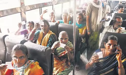 Telangana सरकार ने मुफ्त सवारी के 200 करोड़ के आंकड़े को छूने पर जश्न मनाया