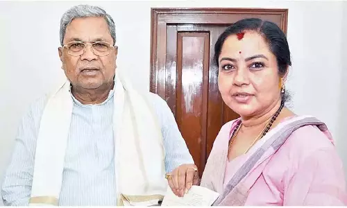 Karnataka: सरोजा देवी की स्मृति में राज्य फिल्म पुरस्कार की मांग बढ़ी Karnataka: सरोजा देवी की स्मृति में राज्य फिल्म पुरस्कार की मांग बढ़ी