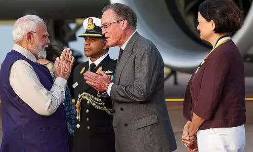 PM Modi लंदन पहुंचे, कीर स्टॉर्मर की मेजबानी के लिए तैयार PM Modi लंदन पहुंचे, कीर स्टॉर्मर की मेजबानी के लिए तैयार