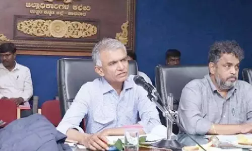 Karnataka: व्यापक पेंशन धोखाधड़ी का पर्दाफाश, डिजिटल भूमि रिकॉर्ड की जांच शुरू Karnataka: व्यापक पेंशन धोखाधड़ी का पर्दाफाश, डिजिटल भूमि रिकॉर्ड की जांच शुरू