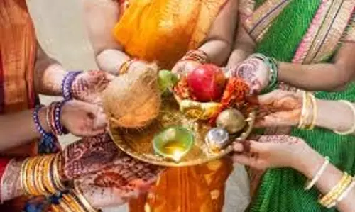 Hariyali Teej Puja Samagri: अगर आप पहली बार हरियाली तीज व्रत रख रही हैं तो जान लें इस पूजा में किन-किन चीजों की होगी जरूरत