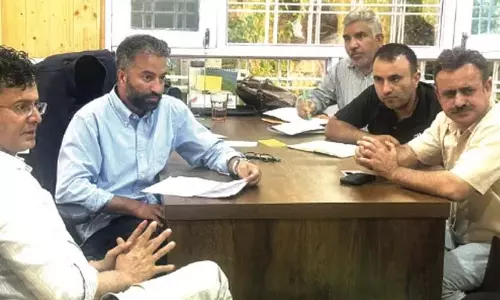विधायक कंगन ने पीडीडी अधिकारियों के साथ समीक्षा बैठक की अध्यक्षता की
