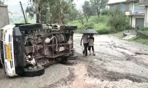 Rajouri भूस्खलन से थानामंडी-डीकेजी मार्ग अवरुद्ध हो गया