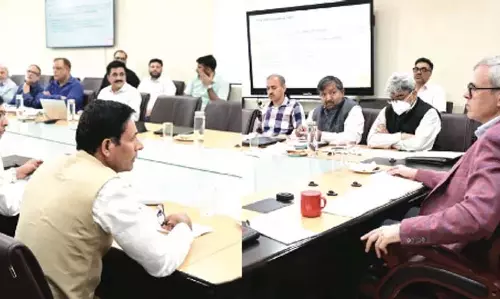 सीएम उमर ने जल विद्युत परियोजनाओं की समीक्षा की, समयबद्ध क्रियान्वयन पर जोर