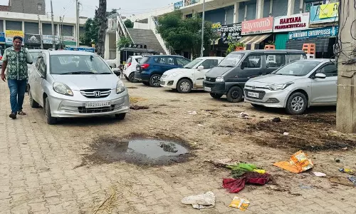 सिरसा के दुकानदारों ने ट्रेड टावर परियोजना में धोखाधड़ी का आरोप लगाया