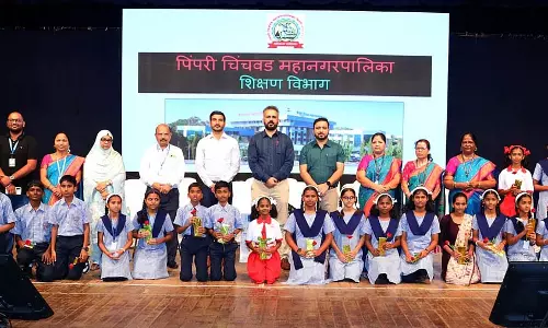 PCMC प्रमुख ने सिविक स्कूलों में प्रतियोगी परीक्षाओं पर ध्यान केंद्रित करने पर जोर दिया