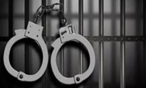 Odisha में 13 साल की बच्ची से बलात्कार के आरोप में एक व्यक्ति गिरफ्तार Odisha में 13 साल की बच्ची से बलात्कार के आरोप में एक व्यक्ति गिरफ्तार
