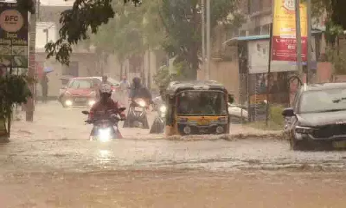 Telangana में दूसरे दिन भी भारी बारिश जारी