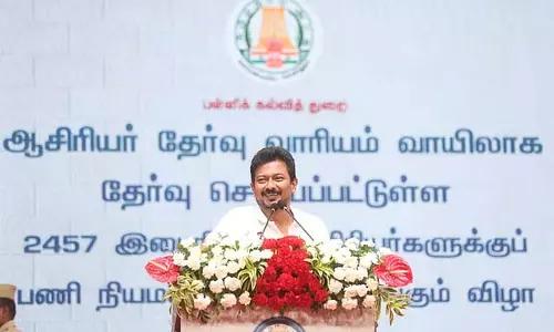 तमिलनाडु एकमात्र ऐसा राज्य है जहां कोई स्कूल नहीं छोड़ता: Deputy CM
