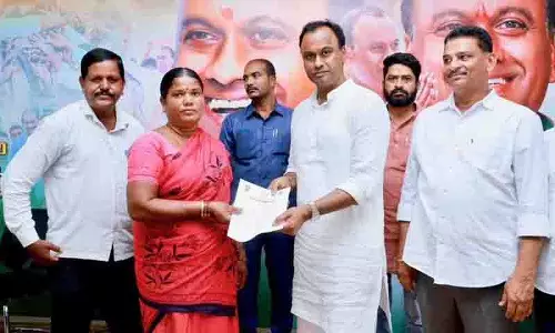 Komatireddy Rajagopal Reddy ने कांग्रेस सरकार की नीतियों की फिर आलोचना की Komatireddy Rajagopal Reddy ने कांग्रेस सरकार की नीतियों की फिर आलोचना की