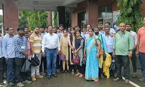 बस समस्या: अधिकारी की लापरवाही