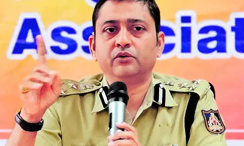 अपराध नियंत्रण के लिए तैयार: पुलिस आयुक्त भूषण अपराध नियंत्रण के लिए तैयार: पुलिस आयुक्त भूषण