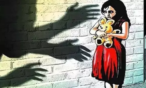 बीदर में स्कूल के समय में 4 साल की बच्ची के साथ बलात्कार बीदर में स्कूल के समय में 4 साल की बच्ची के साथ बलात्कार