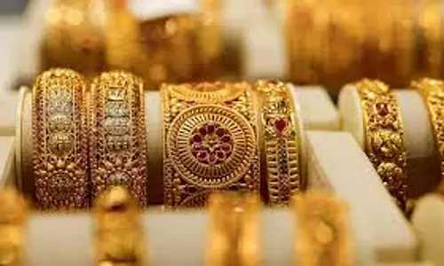 आभूषण प्रेमियों के लिए उम्मीद की किरण; आज सोने की कीमतों में 1000 रुपये की गिरावट आभूषण प्रेमियों के लिए उम्मीद की किरण; आज सोने की कीमतों में 1000 रुपये की गिरावट