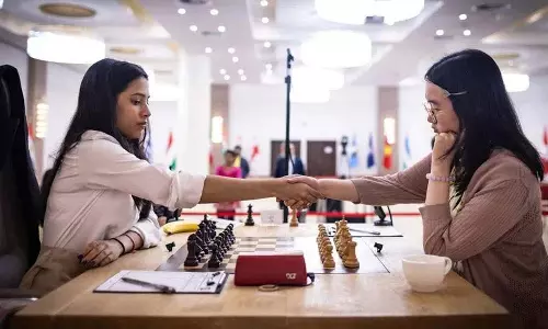 दिव्या ने रचा इतिहास, फिडे विश्व कप के फाइनल में प्रवेश