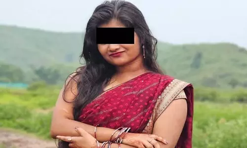 Bhubaneswar : मृत मिली मूक-बधिर छात्रा, पिता ने हत्या का आरोप लगाया Bhubaneswar : मृत मिली मूक-बधिर छात्रा, पिता ने हत्या का आरोप लगाया