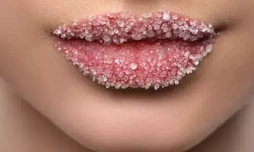 रसोई से खूबसूरती तक, 7 देसी लिप स्क्रब्स जो देंगे परफेक्ट पाउट रसोई से खूबसूरती तक, 7 देसी लिप स्क्रब्स जो देंगे परफेक्ट पाउट