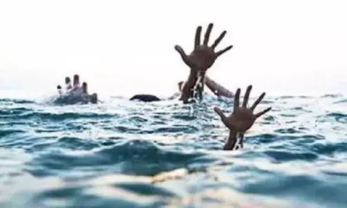 East Singhbhum: युवती ने लगाई स्वर्णरेखा नदी में छलांग, रेस्क्यू ऑपरेशन जारी East Singhbhum: युवती ने लगाई स्वर्णरेखा नदी में छलांग, रेस्क्यू ऑपरेशन जारी